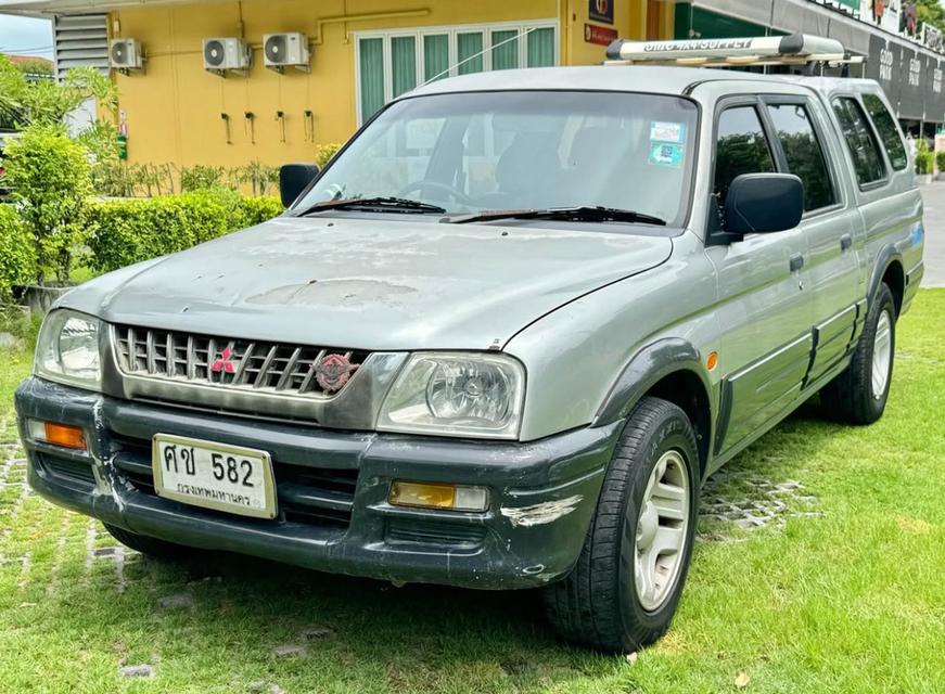 2001 Mitsubishi Strada Grandis 2