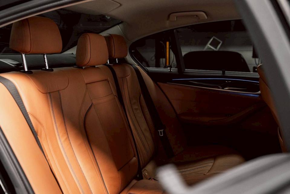 รหัสรถ 67GG2662 BMW 520d Luxury Limousine G30 ปี2017 6
