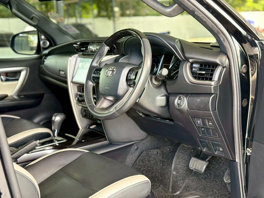 รหัสรถ 12AT7172 Toyota Fortuner 2.8 Legender Black Top 4WD | ปี : 2023 8