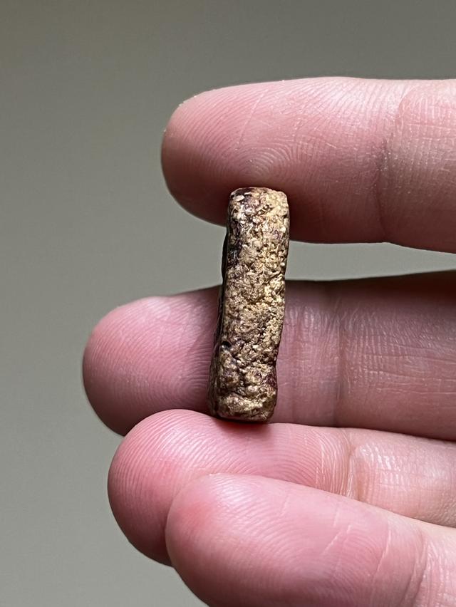 พระเนื้อผงจุ่มรักเก่า รูปที่ 3