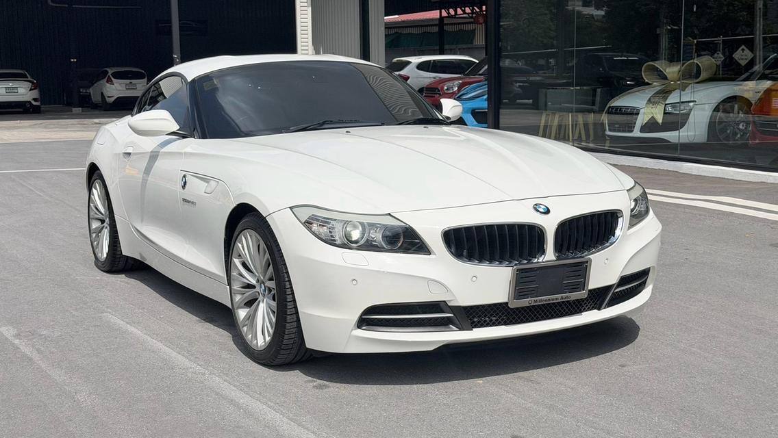 2010 BMW Z4 2.5 sDrive23i สีขาว Milage 40,XXX KM สวยที่สุดเท่าที่เคยเห็น เดิมทุกจุด รถศูนย์ Millennium auto เข้าศูนย์ เซอร์วิสศูนย์ทุกระยะ รูปที่ 2