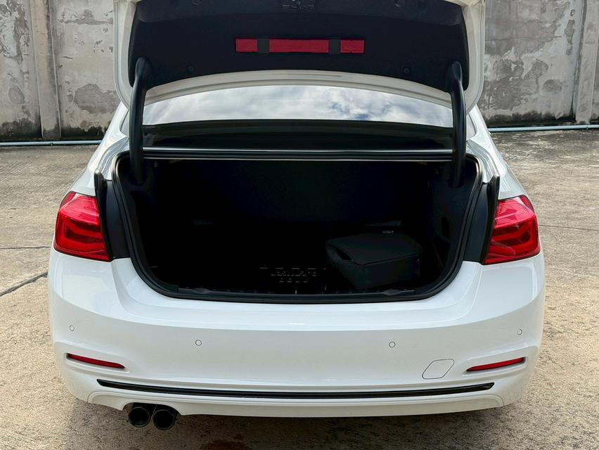 รหัสรถ PBG9999 BMW 330e Sport Plug-in Hybrid ปี 2018  9