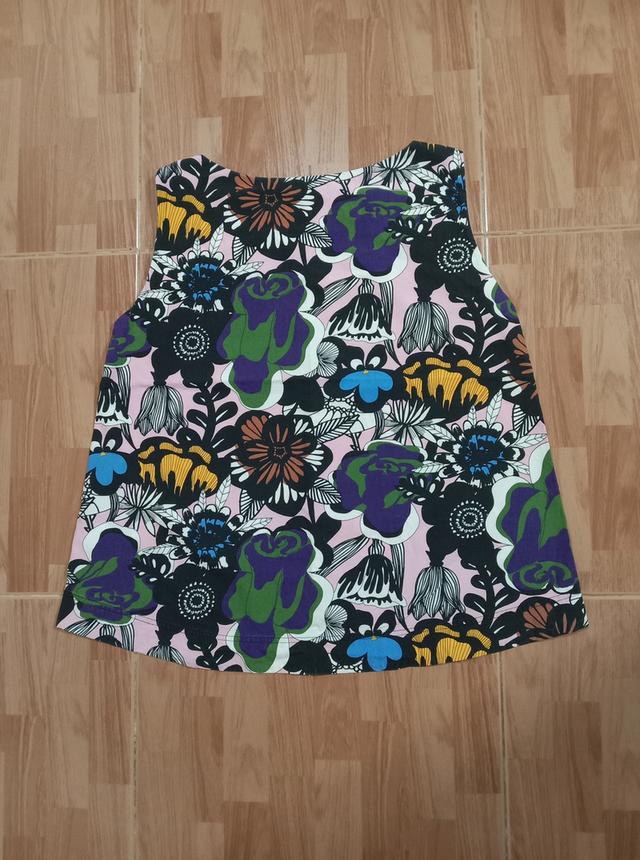 marimekko x UNIQLO เสื้อแขนกุดทรงครอป ลายดอกสีสดใส ไม่ซีดเก่า ผ้าคอตต้อน สภาพดีมาก ไม่มีตำหนิ รูปที่ 5