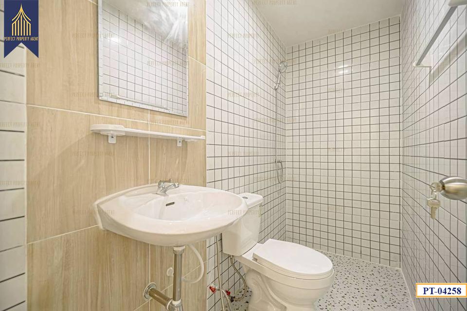 ขาย ทาวน์เฮ้าส์ สุชา บางบัวทอง ตกแต่งใหม่ มีเทอเรซ พร้อมอยู่ ฟรีโอน 8