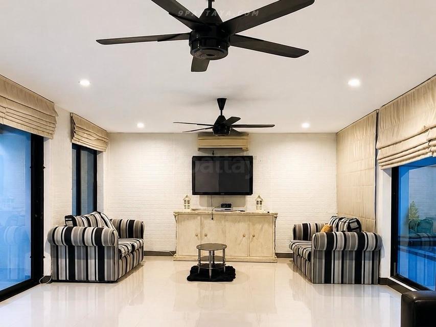 For Rent / For Sale — Large Pool Villa at Paradise Villa 1, East PattayaSpacious pool villa for rent or sale at Paradise Villa 1, located 10