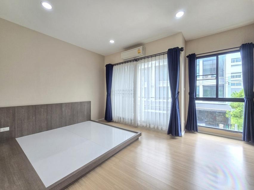 ขายทาวน์โฮม 3 ชั้นมือสองนนทบุรี โครงการ บ้านกลางเมือง รัตนาธิเบศร์ (Baan Klang Muang Rattanathibet) ใกล้รถไฟฟ้าสายสีม่วงสถานีแยกนนทบุรี 1 8