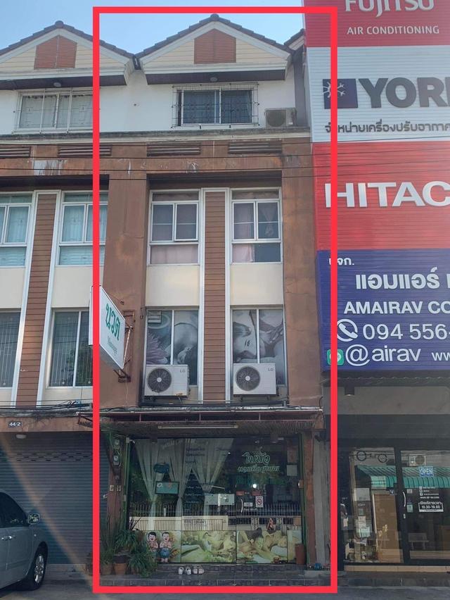 บ้าน อาคารพาณิชย์ 3ชั้นครึ่ง ต่อเติมเพิ่มเป็น4ชั้น หน้าปากซอยเป็นรถไฟฟ้า ซอยมีทางลัดออกเส้นบางนา-ตราดได้ ใกล้เมกาบางนา เจ้าของขายเอง 1