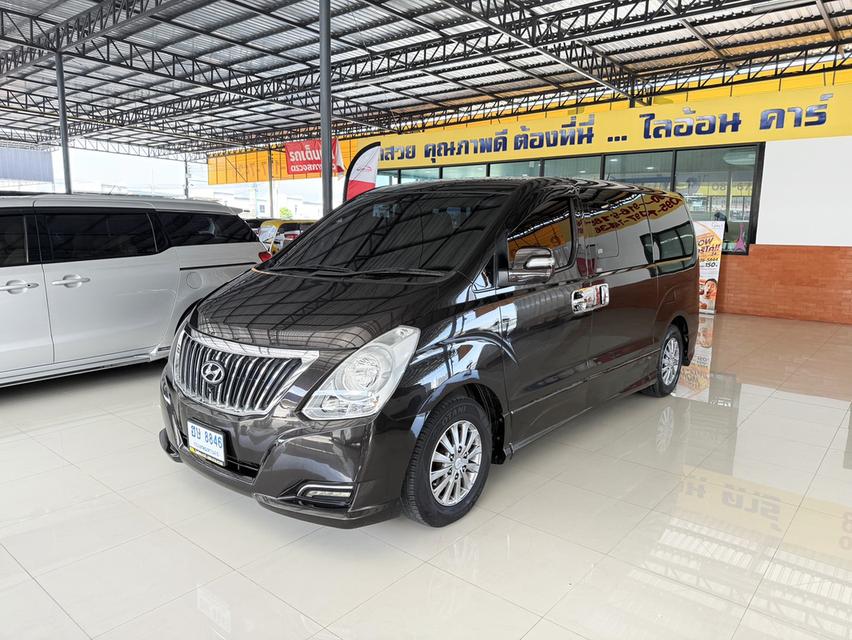 Hyundai H-1 2.5 Deluxe (ปี 2017) Wagon AT