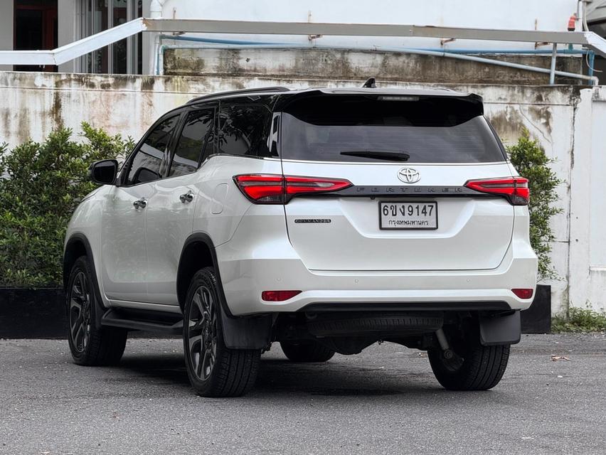 TOYOTA FORTUNER Commander 2.4 V 2WD AT (Year 2022) รูปที่ 8