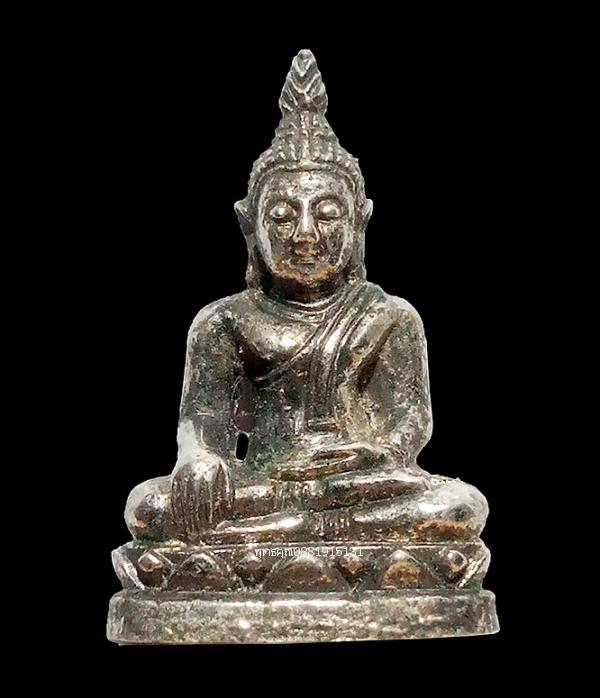 พระชัยวัฒน์สมัยรัชกาล เนื้อเงิน ขนาดห้อยคอ