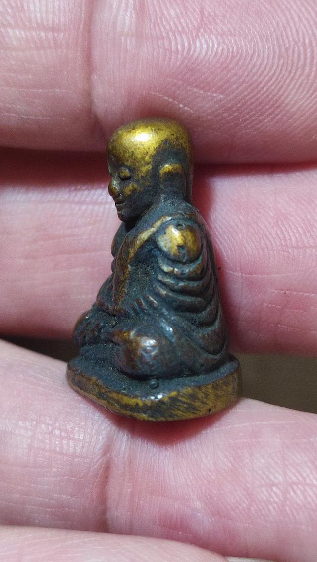 พระเครื่องเนื้อเก่า พระบ้าน 5