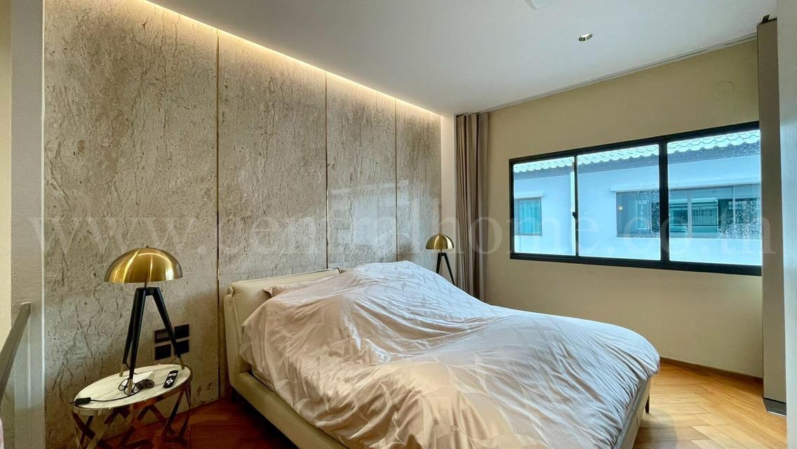 ทาวน์โฮม 3 ชั้น แลนด์มาร์ค เอกมัย - รามอินทรา ใกล้ รถไฟฟ้าสถานีมัยลาภ 14