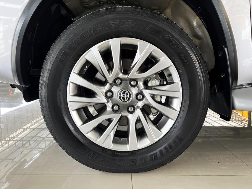  Toyota Fortuner 2.4 V (ปี 2022) SUV AT - 2WD รถสวย สภาพป้ายแดง รถครอบครัว 7 ที่นั่ง ออกรถใช้เงิน 0 บาท 5