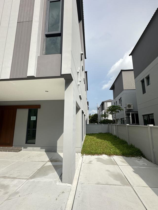 บ้านแฝด 3 ชั้น บ้านกลางเมือง ดิ อิดิชั่น ศรีนครินทร์-สวนหลวง  3