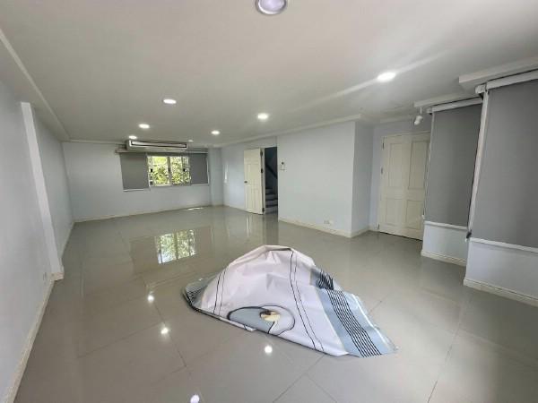 ให้เช่าโฮมออฟฟิศสรีโนเวทใหม่ย่านลาดพร้าว80 พื้นที่ใช้สอย 300 ตรม. พิกัดเขตวังทองหลาง กรุงเทพฯ ใกล้ MRT ลาดพร้าว 71 13