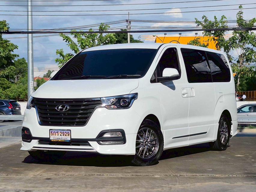 Hyundai H1 2.5Eilte ปี24 3