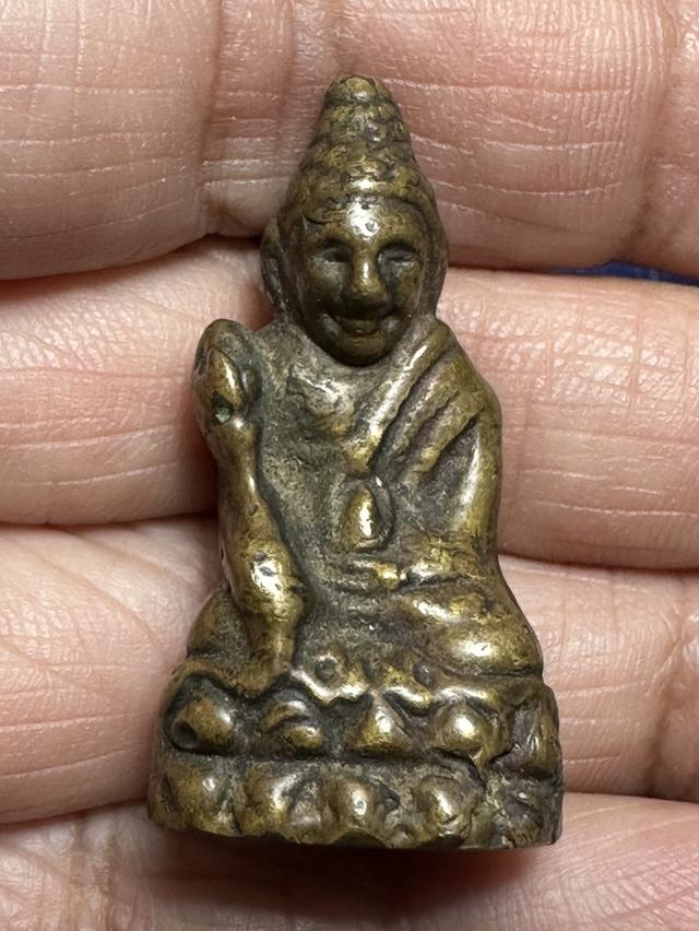 พระกริ่งถือบัววัดปราสาทบุญญาวาส