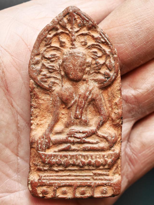 พระเชียงแสน ปรกโพธิ์ พิมพ์ใหญ่ เนื้อดิน ขนาด 3 x 6 ซม....เก่าๆ รูปที่ 6