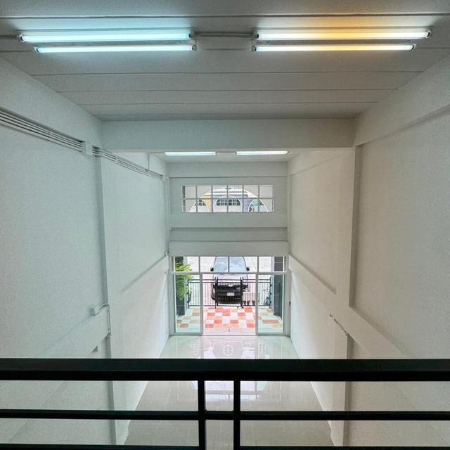 ขาย อาคารพาณิชย์3.5 ชั้น17ตร.ว.ในโครงการทิวลิป สแควร์ ติด ถ.เพชรเกษม เหมาะกับทำร้านค้า ร้านซักรีด สอนพิเศษและพักอาศัย 6