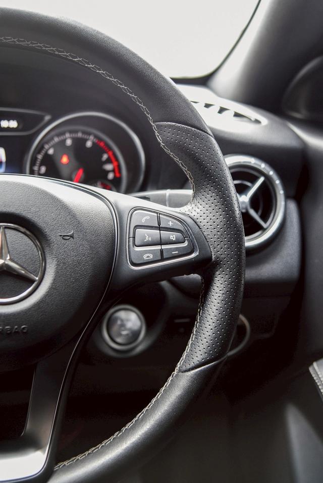 รหัสรถ CBL9059 Mercedes-Benz CLA200 1.6 Urban W117 AT 2017 18