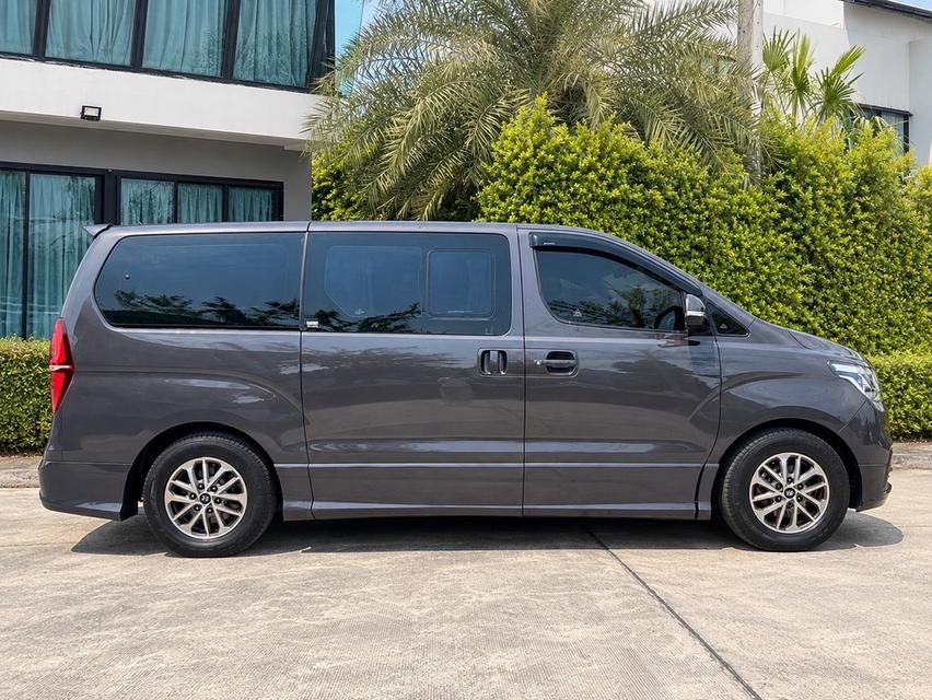 🔥:Hyundai H1 2.5 Elite ออโต้ ดีเซล สีน้ำตาล ปี2019 ไมล์: 1xx,xxx กม.☑️▬▬▬▬▬▬▬▬▬▬▬▬▬▬▬▬▬ รูปย่อยที่ 4