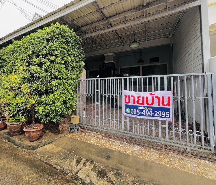 ขายบ้าน ถนน โพธิ์แก้ว  ซอย ลาดพร้าว101 เชื่อมต่อ  ถนน นวมินทร์ เดินทางไปเส้น เลียบทางด่วนรามอินทรา และ ถนนเกษตรนวมินทร์ 18