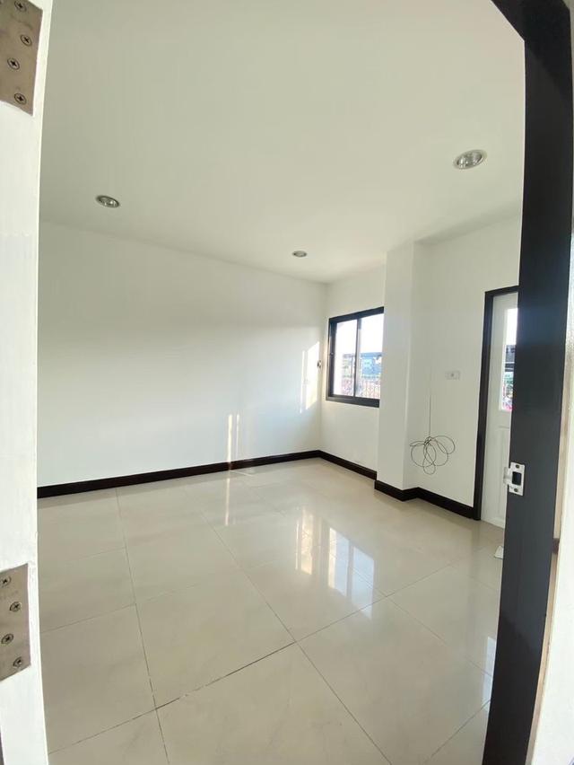 ให้เช่า สำนักงาน/โฮมออฟฟิศ 4 ชั้น เหม่งจ๋าย รัชดา (รีเจ้นท์) | 550 ตร.ม. | ใกล้ MRT ห้วยขวาง / เซ็นทรัลพระราม 9 7