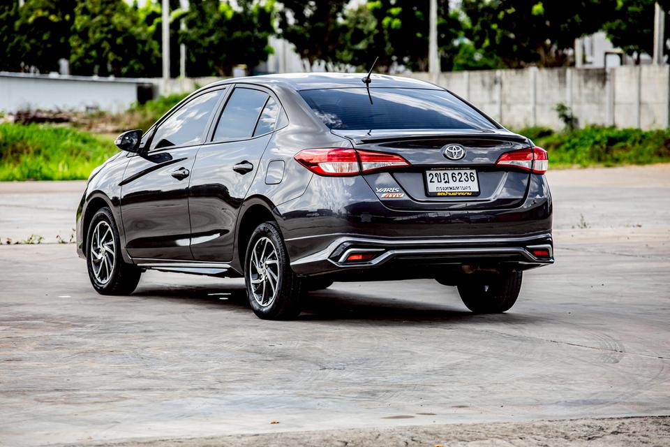 Toyota Yaris Ativ 1.2Entry ปี2022  สีเทา มือเดียวป้ายแดง  8
