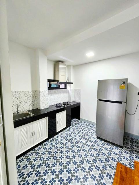 MRT ศรีด่าน 900 ม. 4 นอน แจส เออเบิร์น ศรีนครินทร์ 1 กม.ให้เช่าบ้านเดี่ยว บ้านใหม่ 2 ชั้น พร้อมเฟอร์ฯ 6