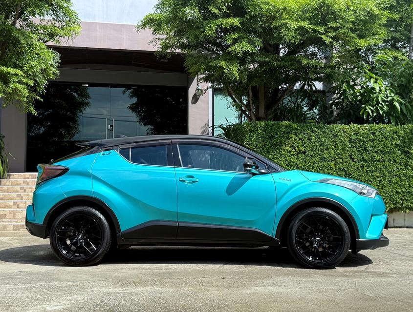 2019 TOYOTA CHR HV HI รถมือเดียวออกป้ายแดง รถวิ่งน้อย เข้าศูนย์ตามระยะ รถไม่เคยมีอุบัติเหตุครับ