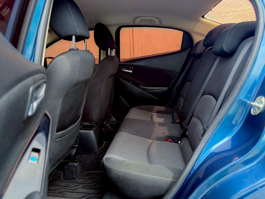 Mazda2 1.3 High Connect ปี 2018 สีฟ้า มือเดียวป้ายแดง 14