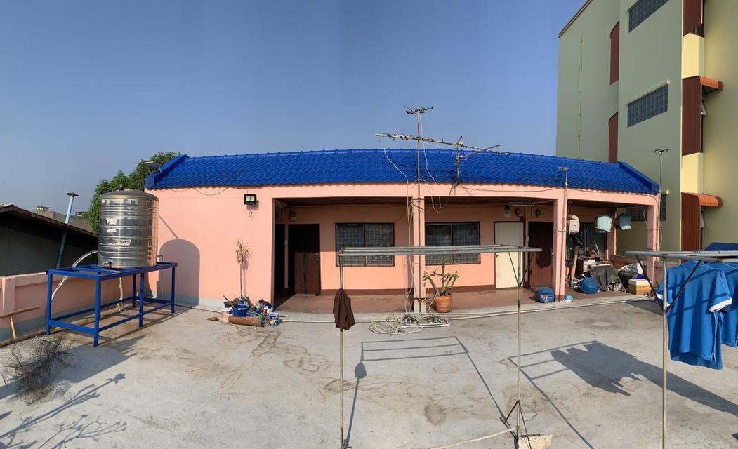 บ้านทรงอาคารพาณิชณ์พร้อมหอพัก 12 ห้อง 2