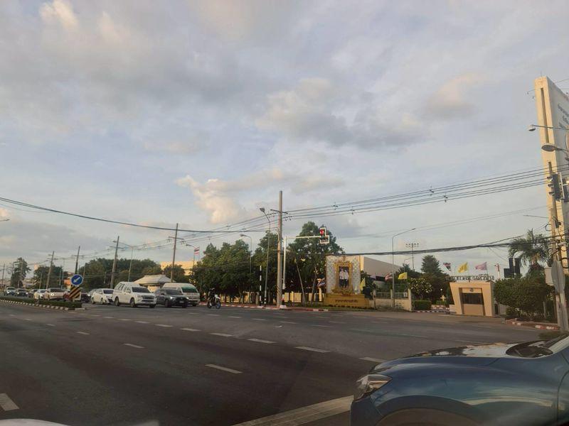 ขายที่ดินหายาก!! ติดทะเลหัวหิน ทำเลพรีเมียม ใกล้แค่ 150 เมตรจากชายหาด ราคาดีทำเลดีติดต่อผึ้งรติ โทร 061-9419-639 9