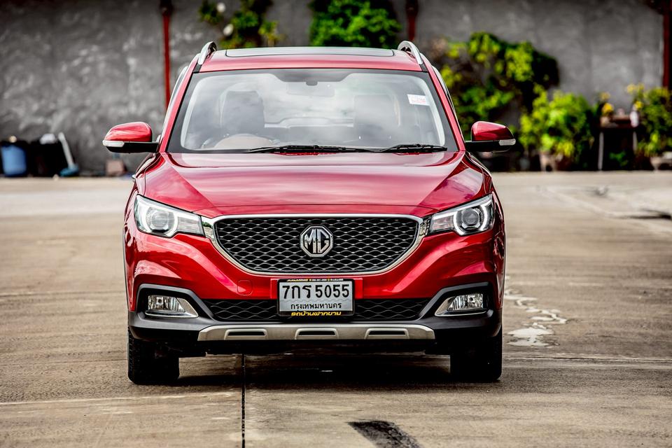 MG ZS 1.5 X ปี 2018 สีแดง มือเดียวป้ายแดง