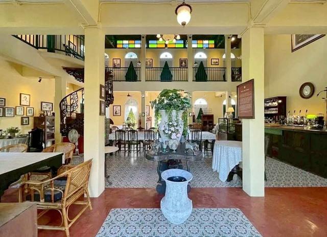 พืชสวนโลก 3.3 กม. AIR BNB ให้เช่าคาเฟ่อาคารโดดเด่น 455ตร.ม. 255ตร.วา. 6 นอน สนามบินเชียงใหม่5.16กม. 6 น้ำ ถ.รอบเมืองเชีย 6