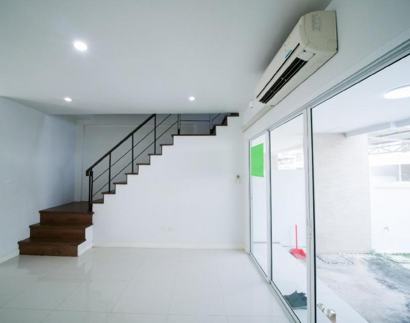 ให้เช่าหรือขายทาวน์โฮมภณาสิริ เรสซิเด้นท์สภาพใหม่ ทาว์นโฮม3ชั้น มีแอร์ทุกห้อง และห้องน้ำทุกชั้น พร้อมห้องรับแขก ห้องเก็บของ แยกเป็นสัดส่วน 4