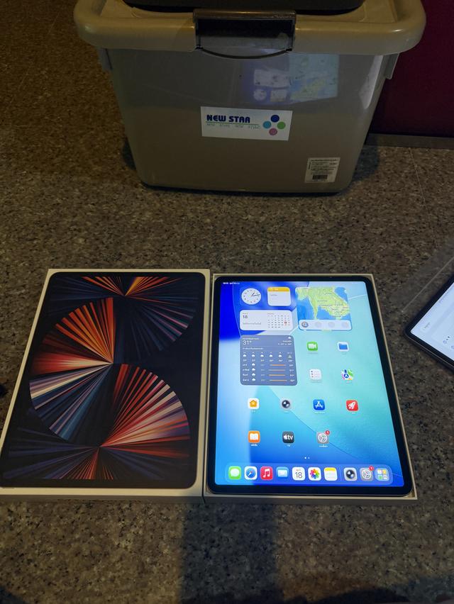 ขายiPadPro12.9 M1 สีดำ256กิ๊กยกกล่องจอไม่เหลืองไม่มีจุดเดทจุดไบร้ใช้งานดีไร้รอยถูกๆ