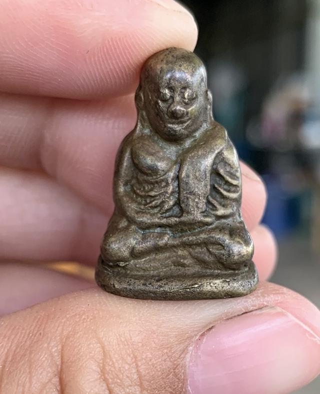 รูปหล่อหลวงพ่อเงินไม่รู้พิมพ์