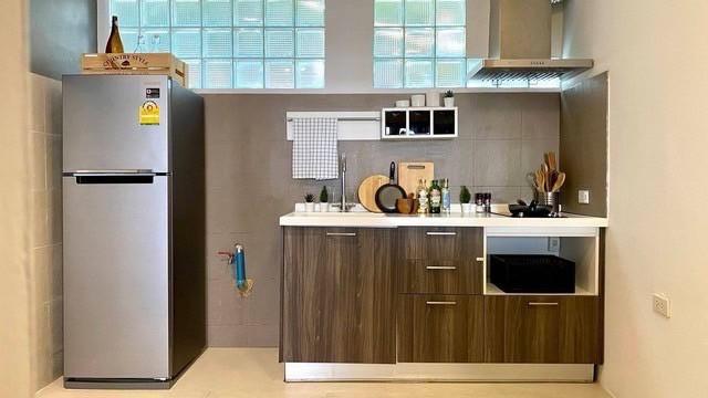ขายทาวน์โฮม 3 ชั้น ตกแต่งครบ style MODERN LOFT เนื้อที่ 23ตร.ว. ซอยเอกมัย22 ถนนสุขุมวิท 69 ซอยในหมู่บ้าน เงียบสงบ เหมาะกับอยู่อาศัย ใกล้ BTSเอกมัย