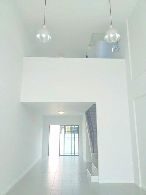 ถ.เพชรเกษม77-81 โฮมโปร เพชรเกษม 2.5 กม. ให้เช่าอาคาร 3.5 ชั้นหลังริม 28 ตร.วา.350 ตร.ม. 5 นอน 3 น้ำ ตลาดอุ่นเรือน 1.1 กม 6