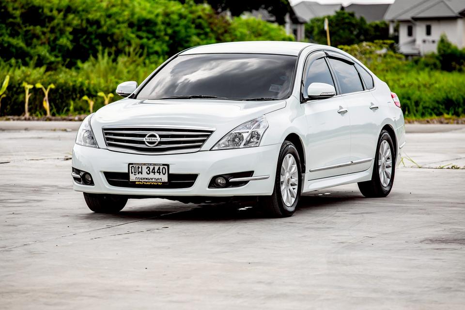 Nissan Teana 200XL สีขาว ปี 2011 ภายในดำ 