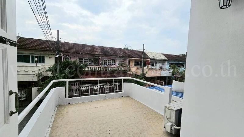 ให้เช่า ทาวน์เฮ้าส์ 3 ชั้น ซอย พิบูลสงคราม 22 ใกล้ MRT แยกติวานนท์ รีโนเวทใหม่พร้อมอยู่ 12