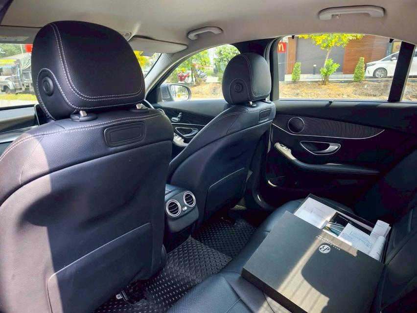 รหัสรถ KPV897 2017 BENZ C350e Avantgarde สีเทา 9