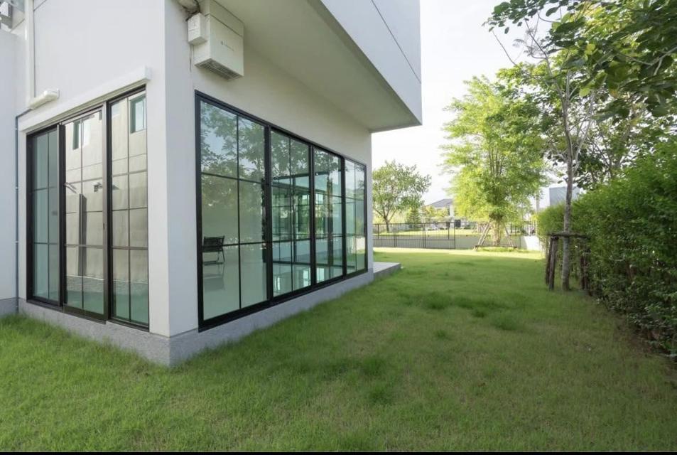 🏡 ขายบ้านใหม่สุดหรู ลัดดารมย์ พุทธมณฑลสาย 3 (Q House) ขนาดที่ดิน: 107.7 ตร.ว. • พื้นที่ใช้สอย: 354 ตร.ม. • 4 ห้องนอน | 5 ห้องน้ำ 6