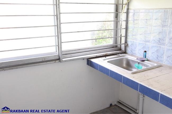 ขายตึก 1คูหา 3ชั้นครึ่ง 25ตร.ว. พระยาสุเรนทร์22 เหมาะทำโรงเรียนกวดวิชา หอพัก ที่สต๊อกสินค้า ออฟฟิศ ราคาเพียง 3.5ล้านเท่านั้น 9