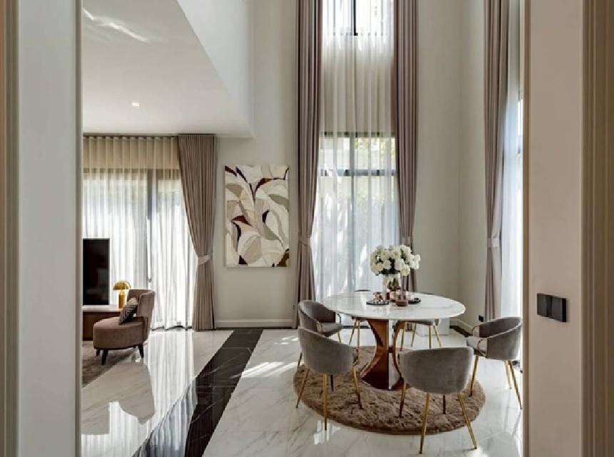 ให้เช่าบ้านเดี่ยวหรู 3 ชั้น ระดับ Ultra Luxury พร้อมลิฟท์ส่วนตัว / โครงการ แซงค์ รอยัล กรุงเทพกรีฑา CINQ ROYAL Krungthep Kreetha 2