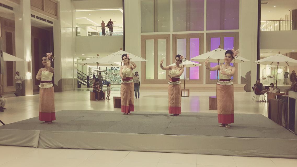 รับงานการแสดงวัฒนธรรมไทยพร้อมการแสดงโชว์ครบวงจร 12