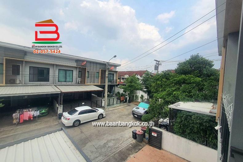 ทาวน์โฮม เดอะคอนเนค 12 รามอินทรา 65 แยก 2-2-2 (ใกล้เพลินนารี่มอลล์) เนื้อที่ 21.4 ตรว. แขวงท่าแร้ง เขตบางเขน 9