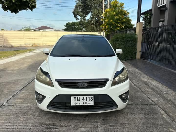 Ford Focus สีขาว 3