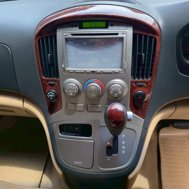 รหัสรถ BAC5404 🚐✨ HYUNDAI GRAND STAREX 2.5 VIP (A1)ปี 2011/12 สีดำ ✨🚐 11